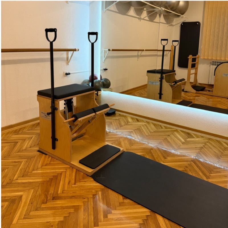 Pilates stolica (Chair) od svetlog drveta sa ručkama